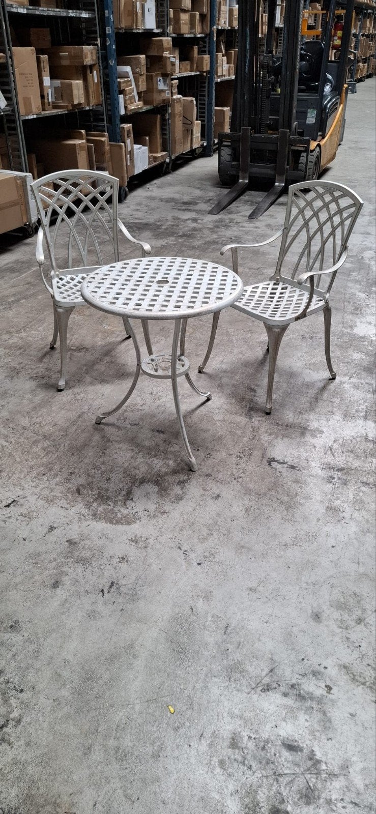 Gietijzeren bistro set , 2 stoelen en een tafel, Tuin en Terras, Tuinsets en Loungesets, Nieuw, Tuinset, Overige materialen, 2 zitplaatsen
