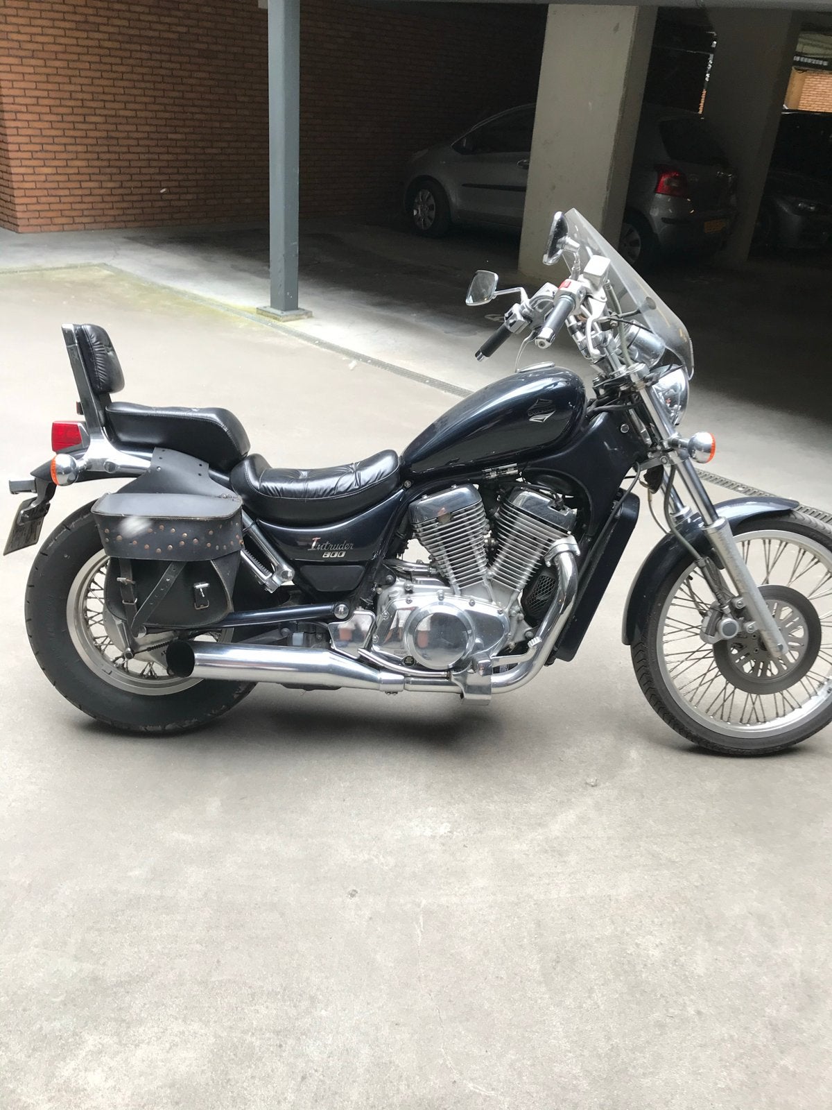 Suzuki Intruder 800 - Comfortabele Chopper, 2 cilinders, Chopper, Gebruikt, Particulier