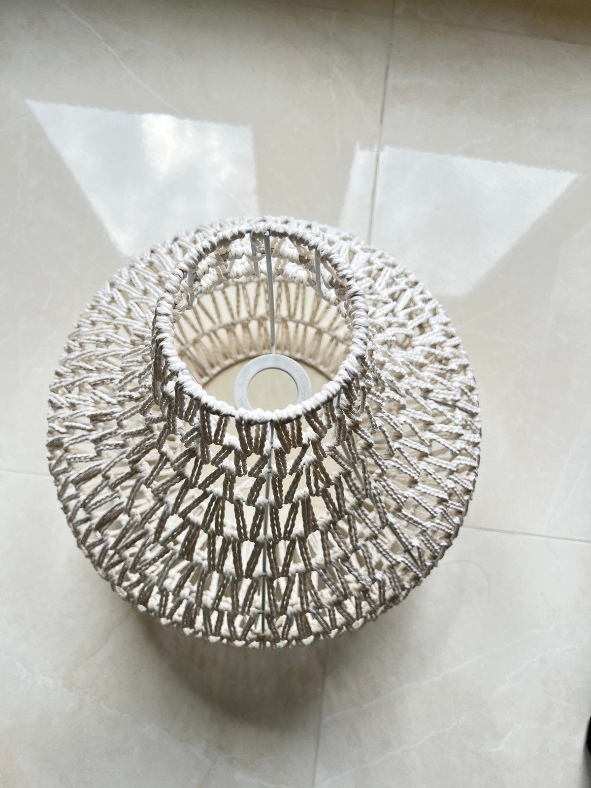Zuiver Witte geweven lampenkap met draad en fitting, Huis en Inrichting, Lampen | Lampenkappen, Wit, Zo goed als nieuw, Overige materialen