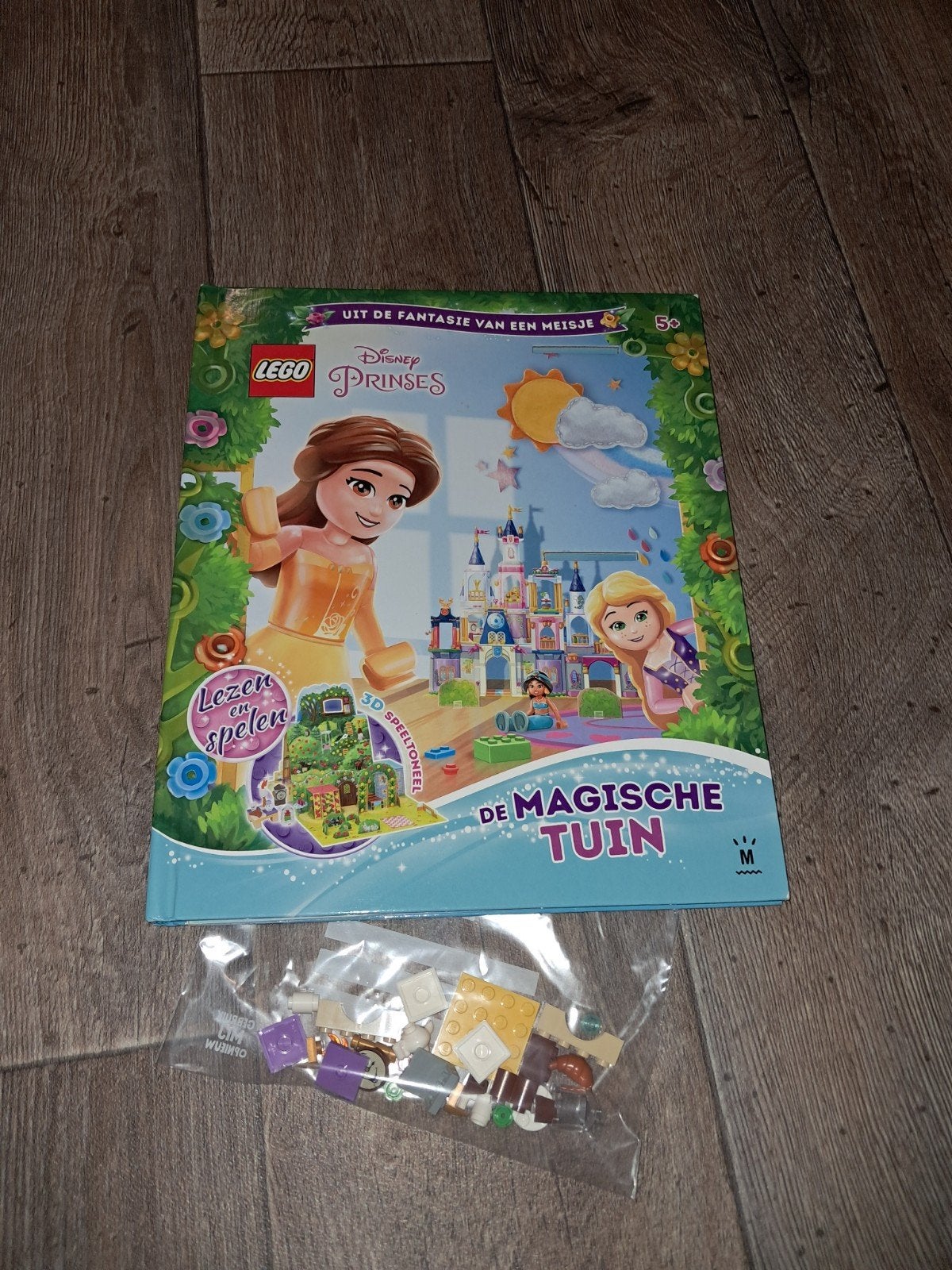 LEGO Disney Prinsessen: De Magische Tuin (Lezen en Spelen), Boeken, Ophalen of Verzenden, Zo goed als nieuw, LEGO Group, Sprookjes