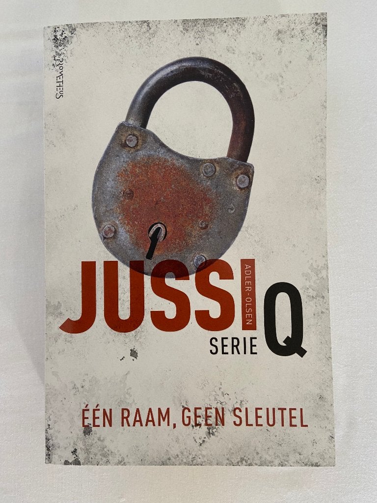 Adler Olsen - Eén raam, geen sleutel, Ophalen of Verzenden, Zo goed als nieuw, Scandinavië, Jussi Adler-Olsen