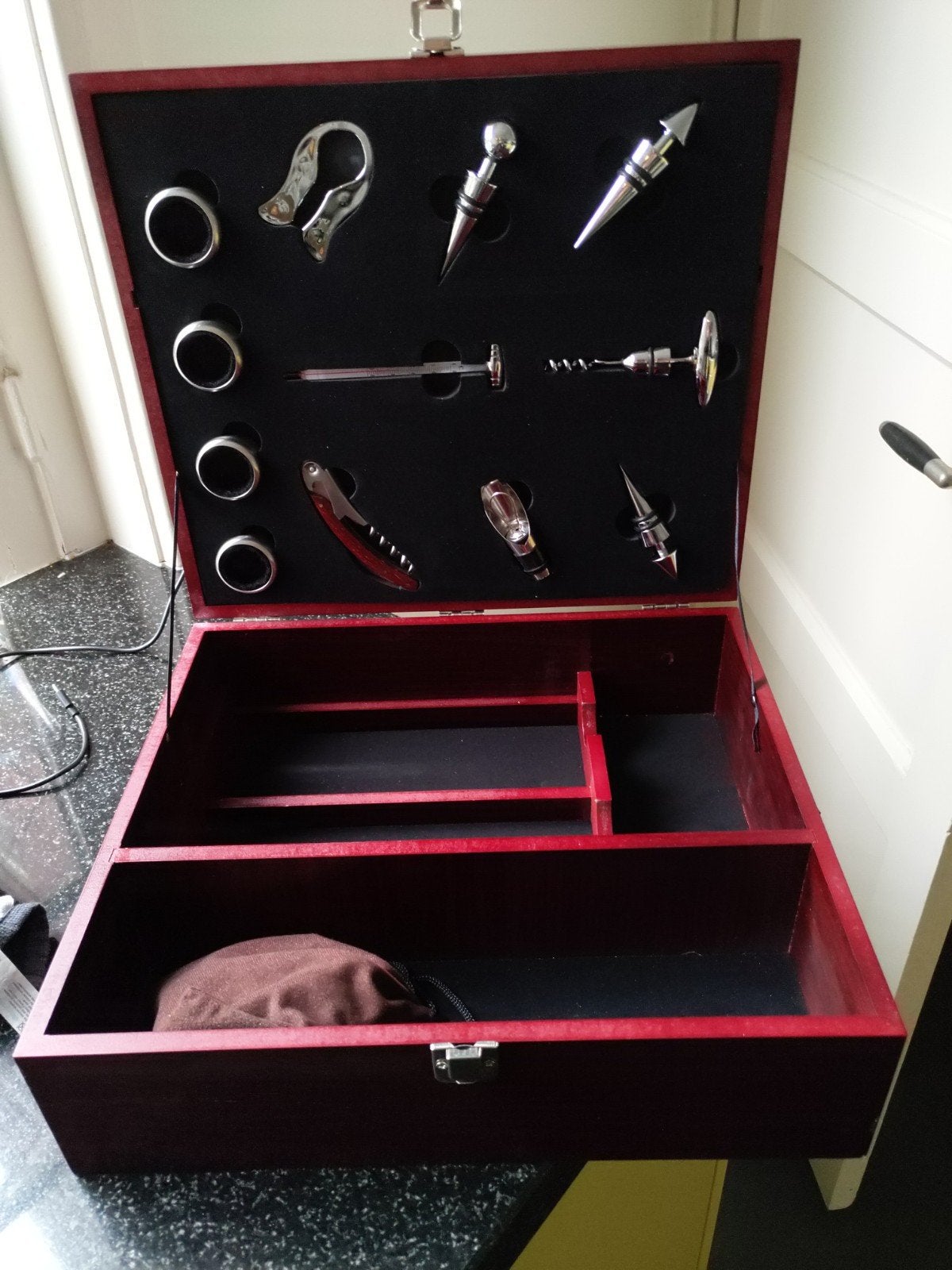 Luxe wijnkist met schaakspel en accessoires., Ophalen of Verzenden