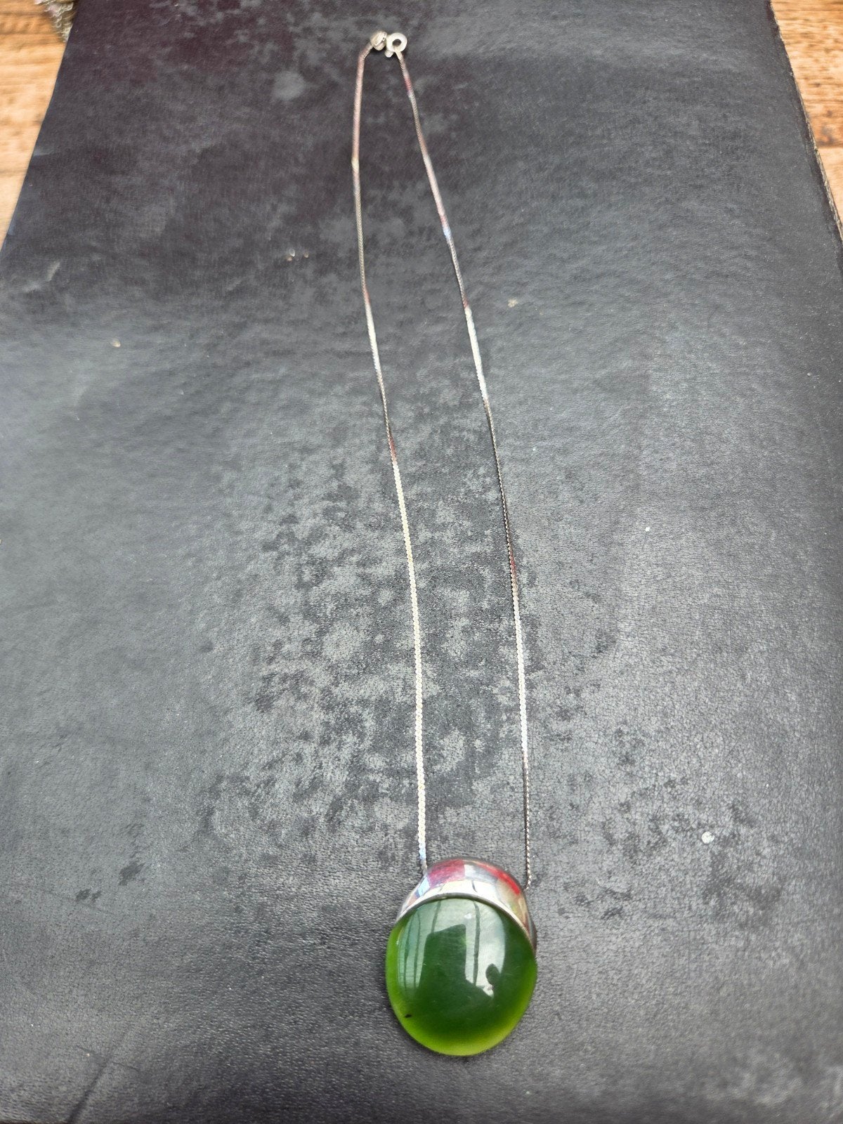 vintage zilveren ketting, groene jade cabochon hanger, Ophalen, Zo goed als nieuw, Groen, Zilver