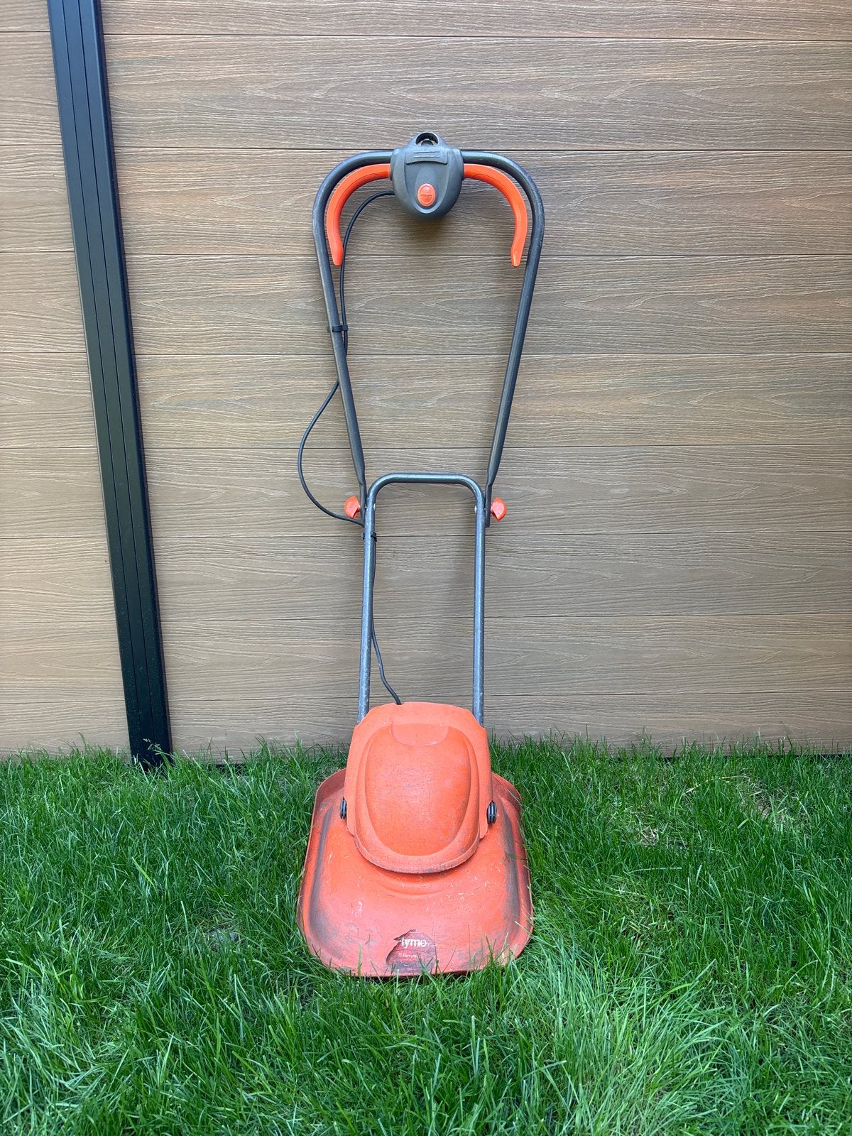 Flymo Zweefgrasmaaier - Lichtgewicht en Wendbaar, Ophalen, Gebruikt, Elektrische grasmaaier, 30 t/m 39 cm