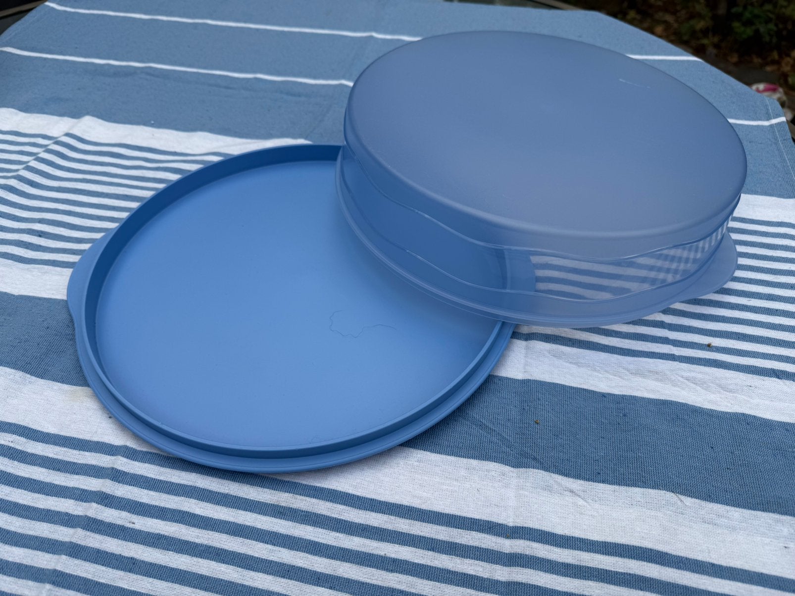 Tupperware Vlaai bewaardoos taartdoos vlaaidoos taartbak, Huis en Inrichting, Bewaardoos, Blauw, Ophalen of Verzenden, Zo goed als nieuw