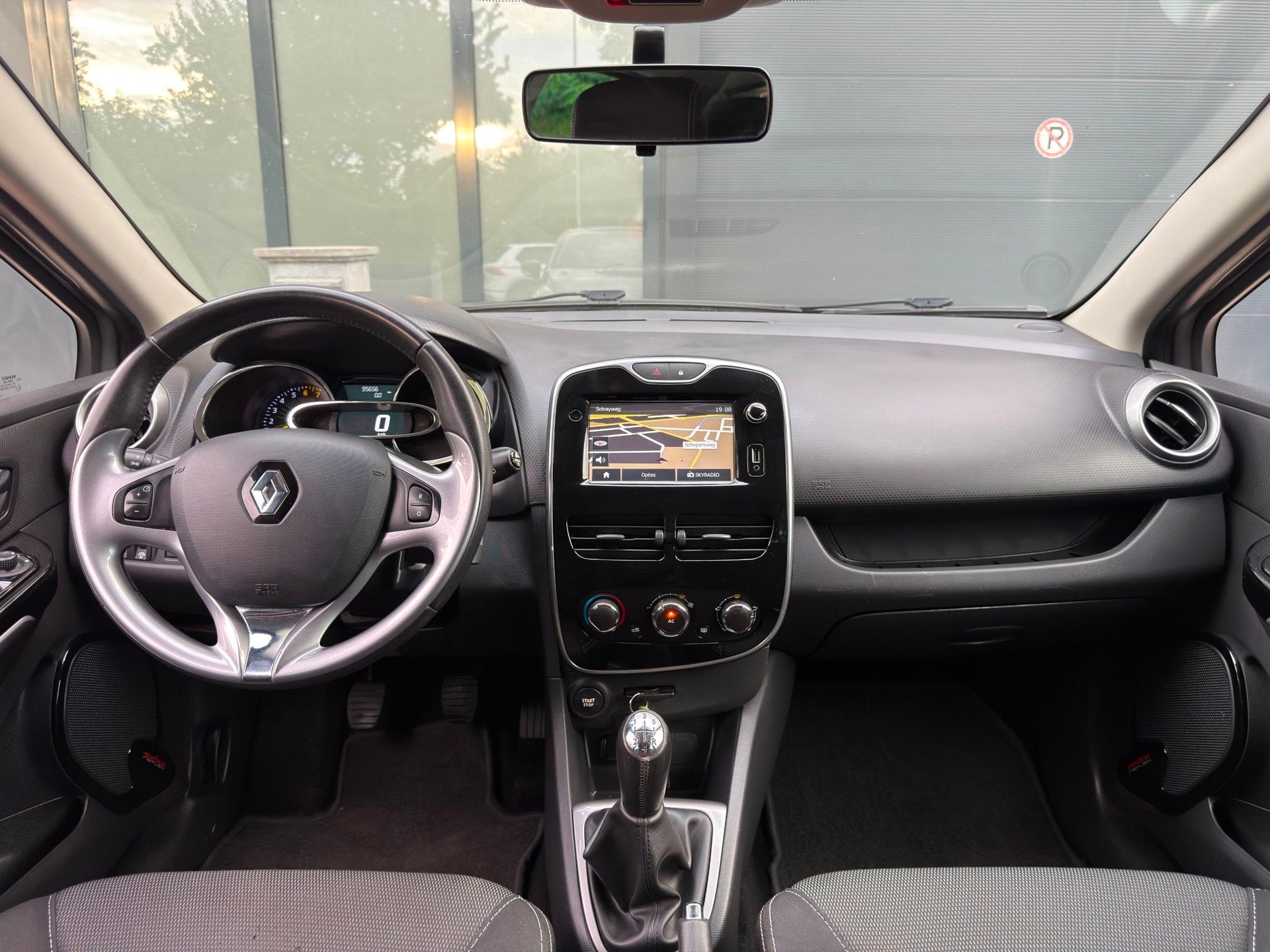Foto 19 van Renault Clio 0.9 TCe ECO Night&Day|Airco|Navi|Cruise|APK nw