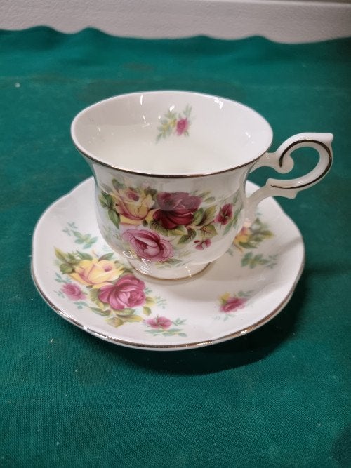 kop en schotel royal canterbury bloemen, Antiek en Kunst, Antiek | Servies los, Ophalen of Verzenden