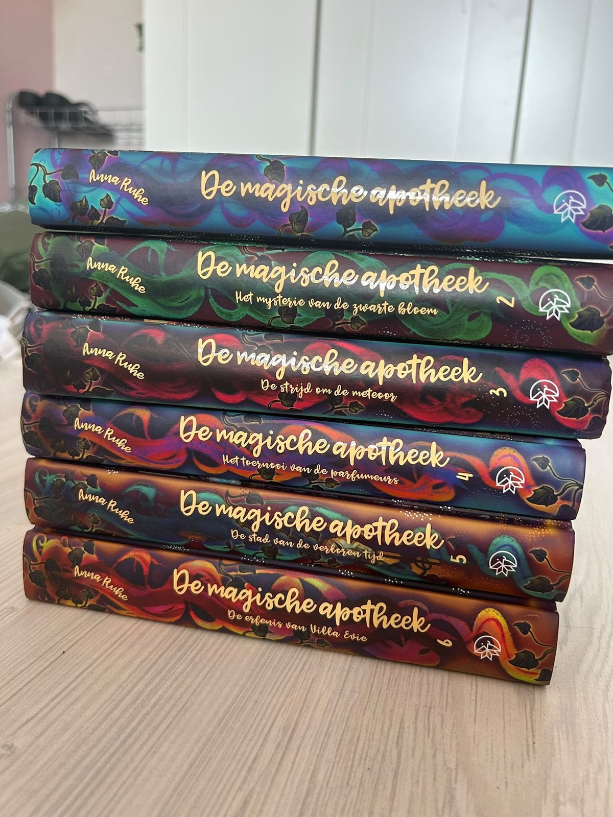 Boekenserie de magische apotheek conpleet, Boeken, Ophalen of Verzenden, Zo goed als nieuw