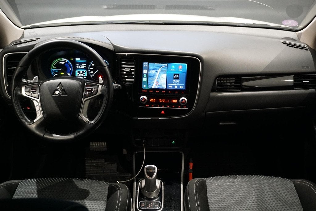 Mitsubishi Outlander 2.4 PHEV Pure + TREKHAAK / CARPLAY / CA, Auto's, Mitsubishi, Automaat, Euro 6, 4 cilinders, 1865 kg