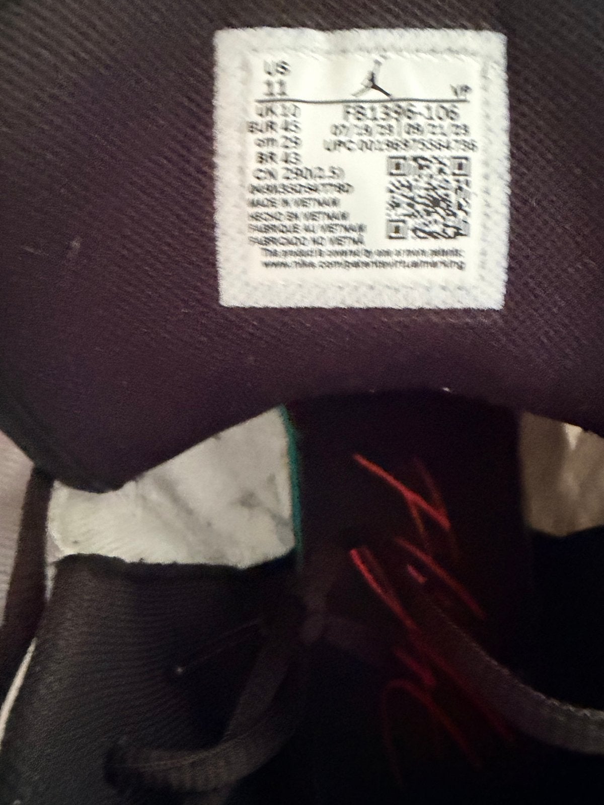 Jordan Stay Loyal 3 Sneakers - Wit/Zwart/Rood - Maat 45, Ophalen of Verzenden, Gedragen, Wit, Sneakers of Gympen