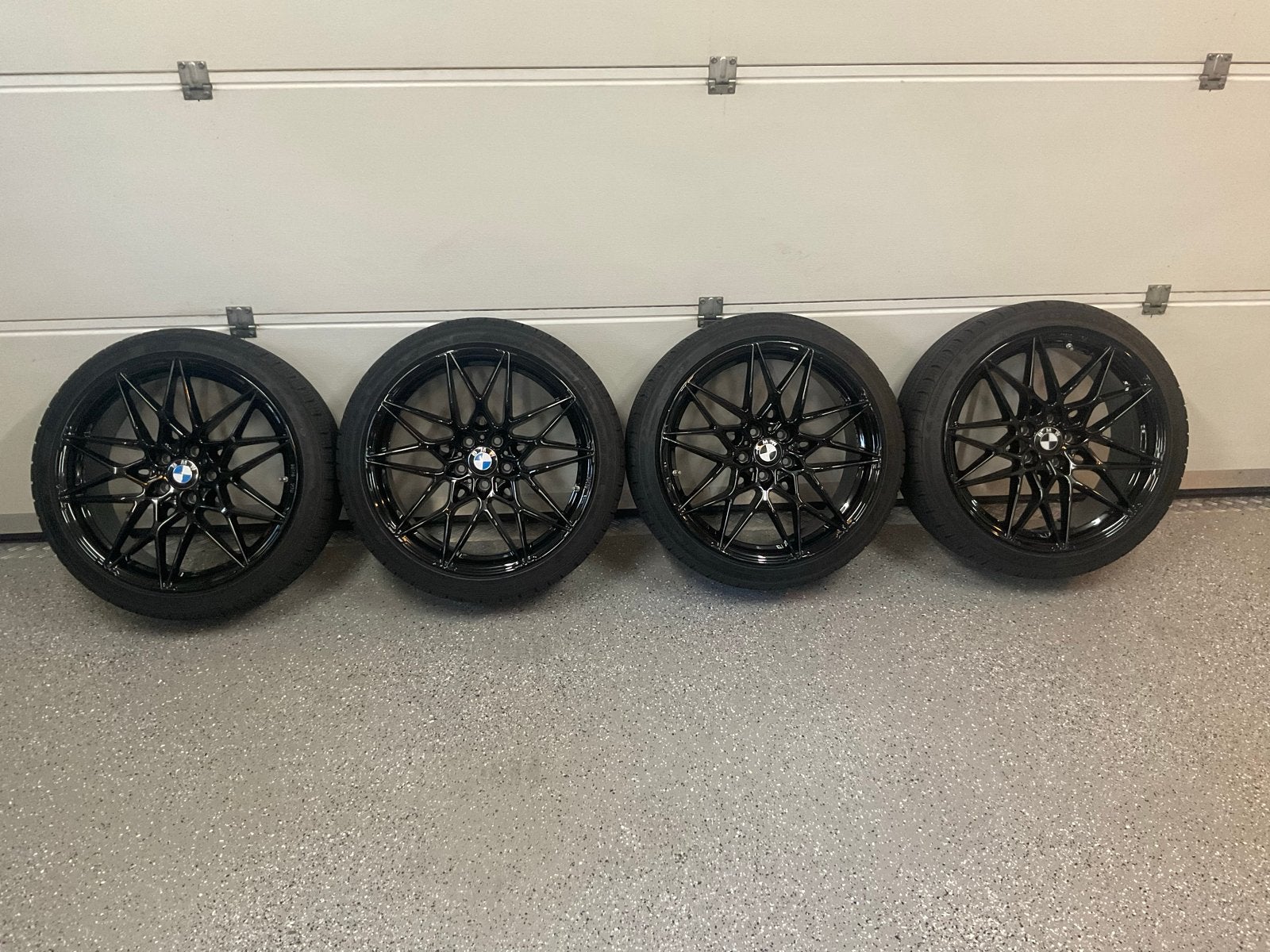 BMW M Performance velgen met winterbanden 19 inch, Auto-onderdelen, Banden en Velgen, Gebruikt, 255 mm, Banden en Velgen, Winterbanden