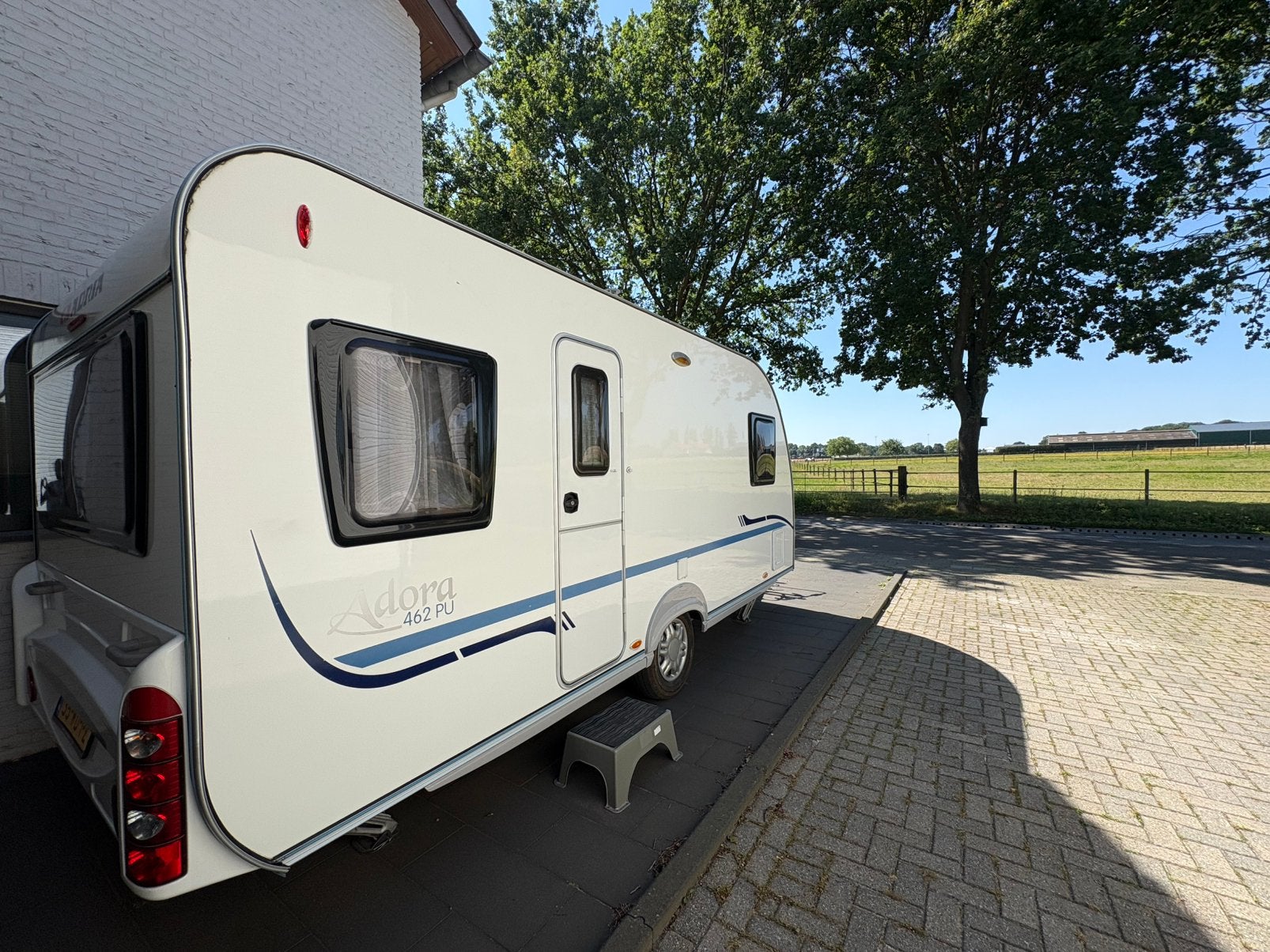 Adria Adora 462 PU – Topstaat + Inventaris + Unica Verona, Ophalen, Zo goed als nieuw, Tot en met 4