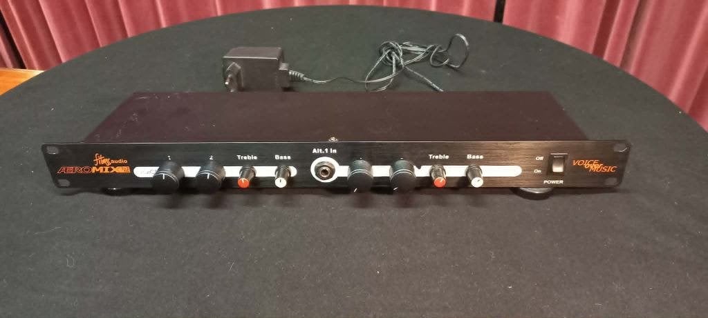 Fitness Audio Aeromix 2+2 DC Voice Over Music Mixer, Ophalen of Verzenden, Zo goed als nieuw, Minder dan 5 kanalen, Microfooningang