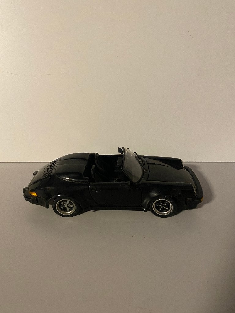 Maisto 1:18 Porsche 911 Speedster (1989) Zwart – In Doos, Ophalen of Verzenden, Gebruikt, Auto, Maisto