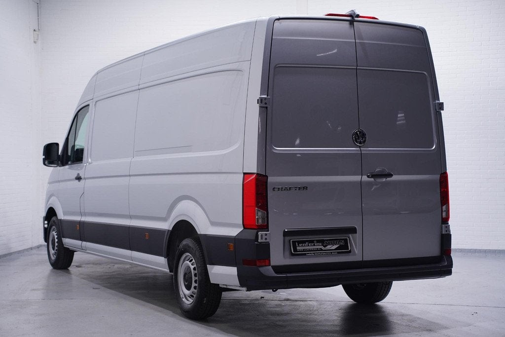 Volkswagen Crafter 2.0 TDI 177 pk DSG Aut. L4H3 Navi, Camera, Auto's, Bestelauto's, Stof, Gebruikt, Volkswagen, 3000 kg