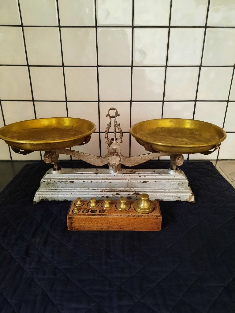 Weegschaal met bijhorende gewichten, Ophalen of Verzenden
