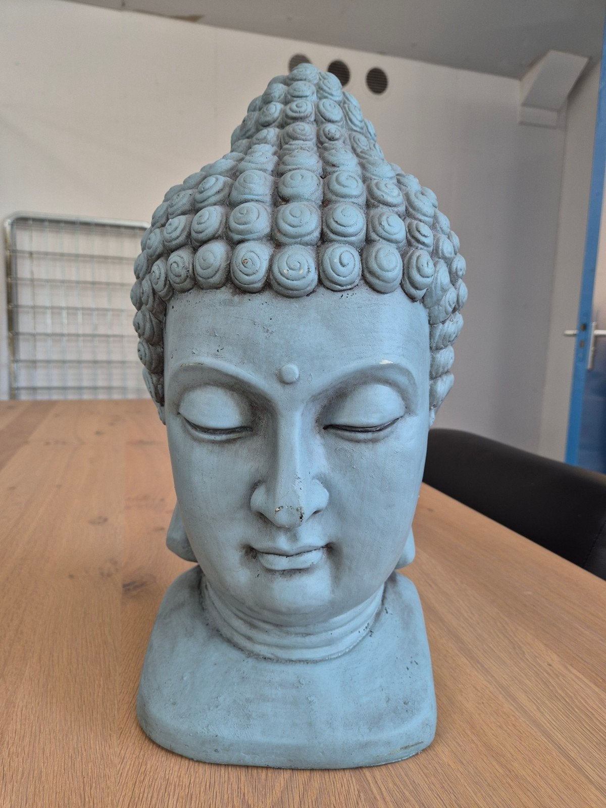 Groot Boeddha Hoofd 48 cm - Betonlook Decoratiebeeld, Ophalen, Gebruikt, Oosters, Grijs