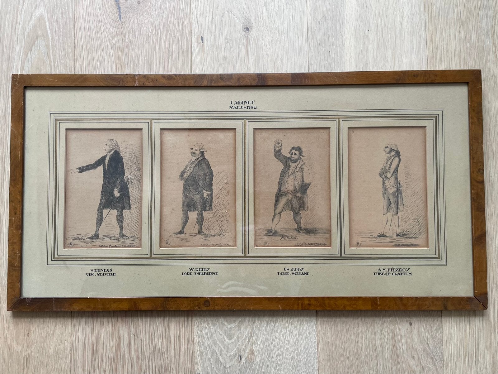 Antieke prentencollage ‘Cabinet March 1782’ in houten lijst, Antiek en Kunst, Kunst | Etsen en Gravures, Ophalen, 35 cm, 69 cm