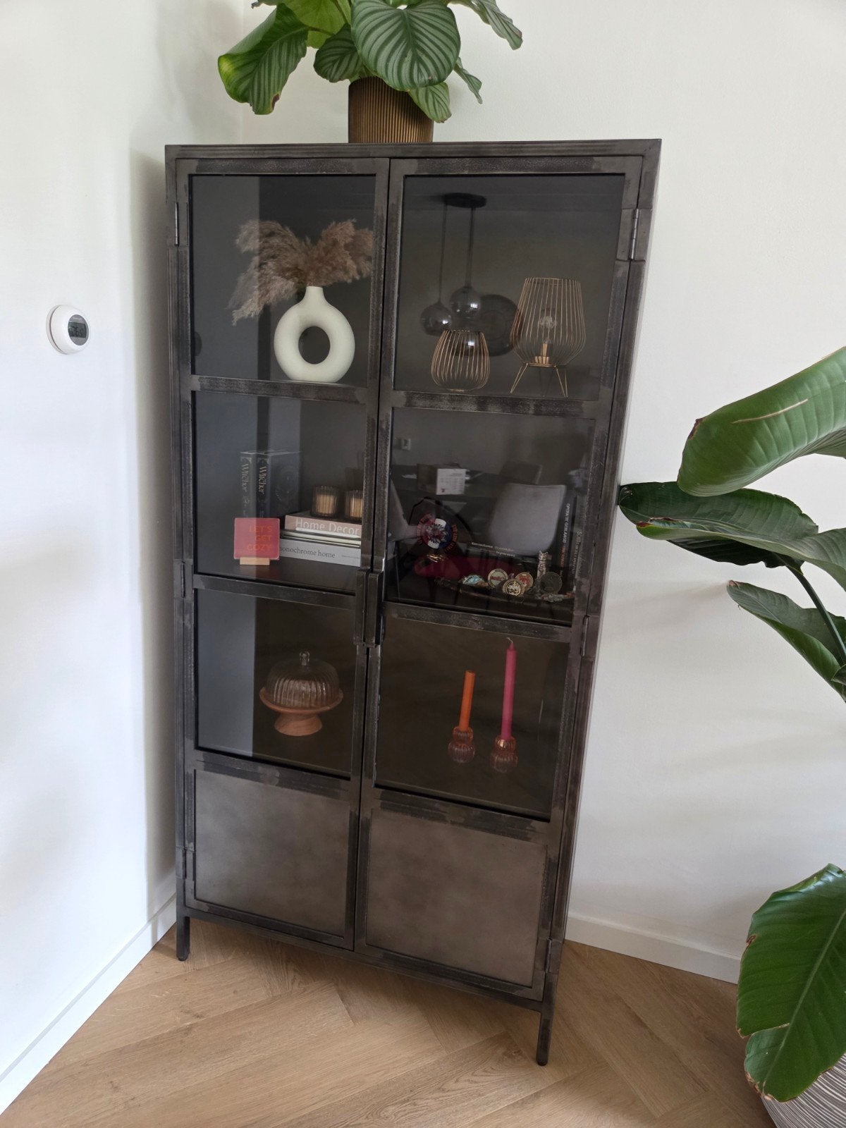 Vitrine kast carpino pronto, Huis en Inrichting, Ophalen