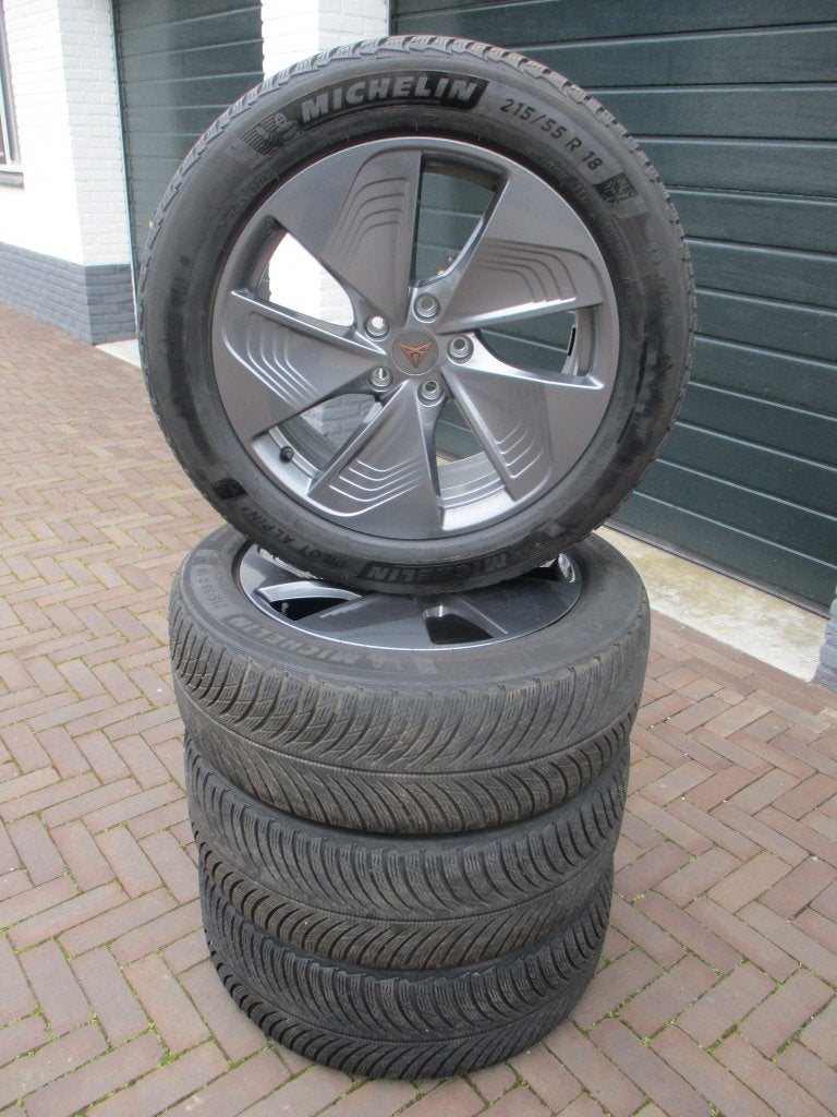 Orig Cupra Born 18 inch winterbanden Cyclone IZGST tpms, 18 inch, Cupra Nederland, Banden en Velgen, Info@cupra.nl