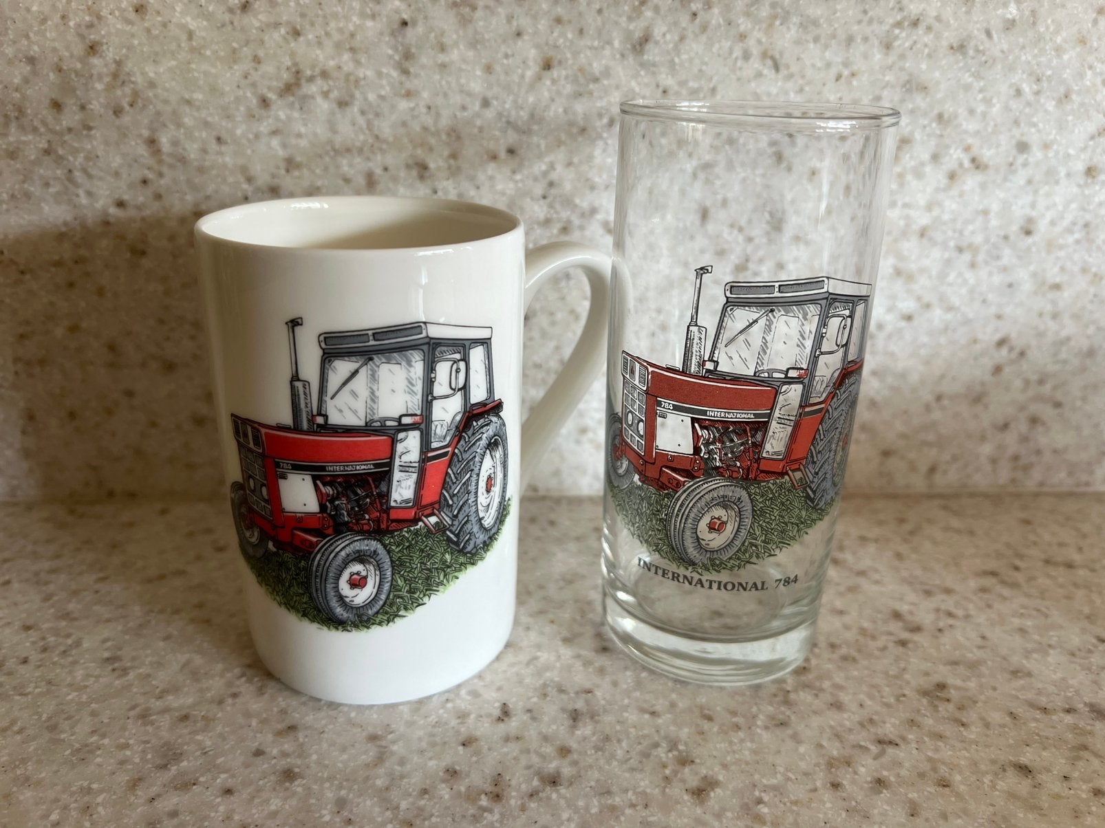 International 784 trekker set beker porselein en glas nieuw, Verzenden, Nieuw, Overige typen