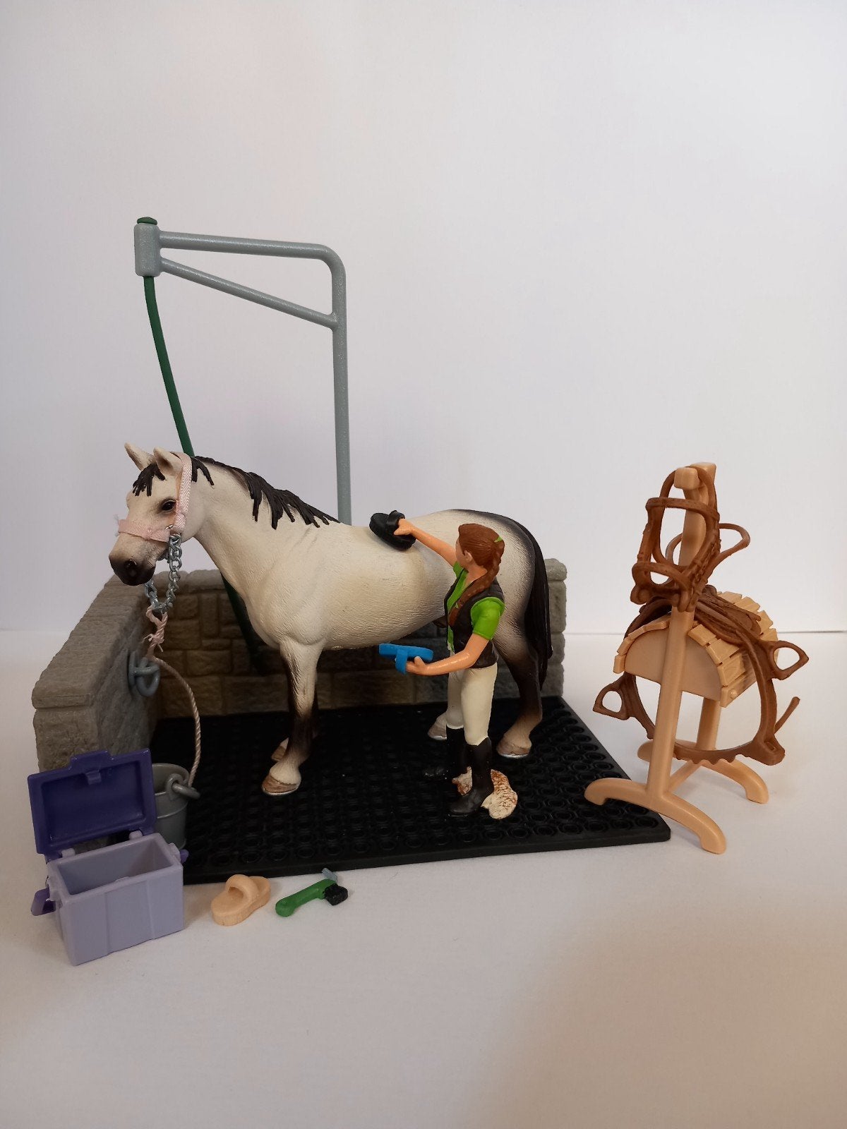 Schleich Paardenwasplaats met paard en ruiter, Ophalen of Verzenden, Zo goed als nieuw