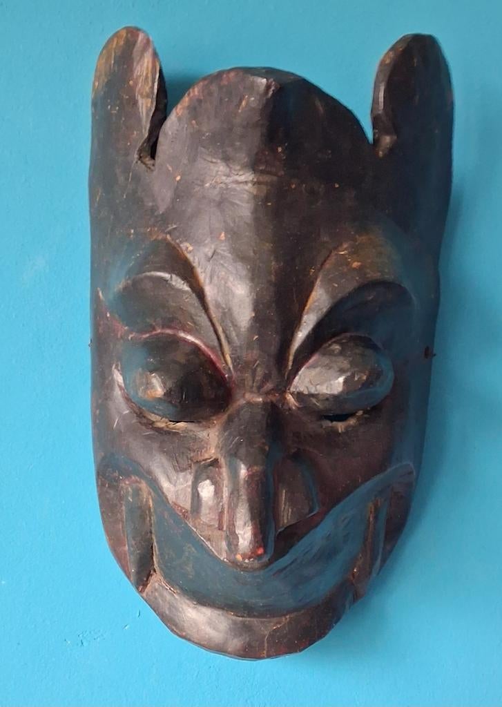 Wall-mask. Afrika.  Houtsnijwerk. 15/25/8 cm., Antiek en Kunst, Kunst | Niet-Westerse kunst, Ophalen