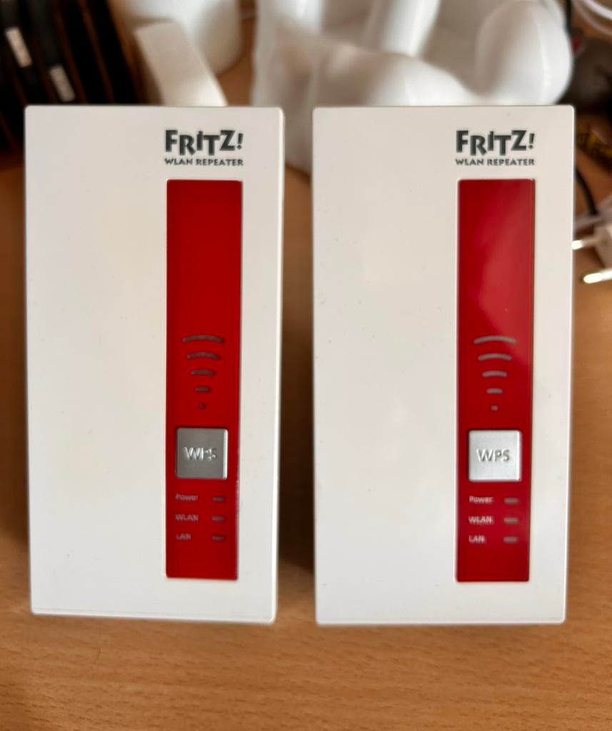 FRITZ!WLAN Repeater 1750E - Set van 2, Computers en Software, WiFi-versterkers, Ophalen of Verzenden, Gebruikt