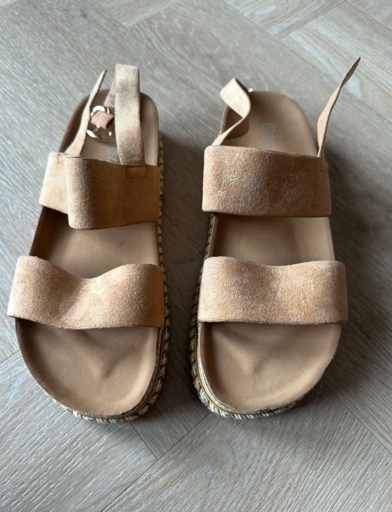 Sandalen nieuw, Beige, Nieuw, Sandalen of Muiltjes, Ophalen of Verzenden