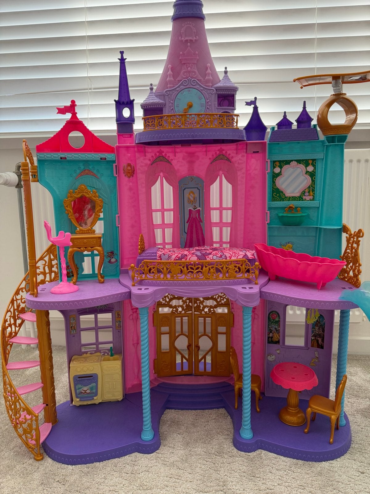 Barbie Droomkasteel met 7 Disney Prinsessen Poppen, Ophalen of Verzenden, Zo goed als nieuw, Barbie