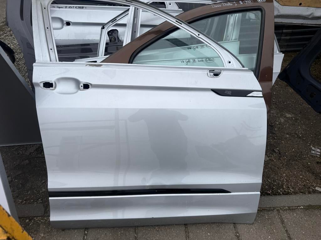 Volkswagen Tiguan Portier deur rechts voor, Ophalen of Verzenden