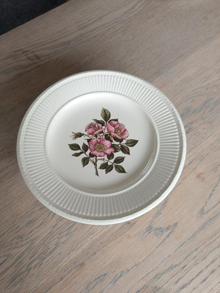 Wedgwood Briar Rose - 10 gebaksbordjes, Ophalen of Verzenden, Zo goed als nieuw, Bord(en), Wedgwood