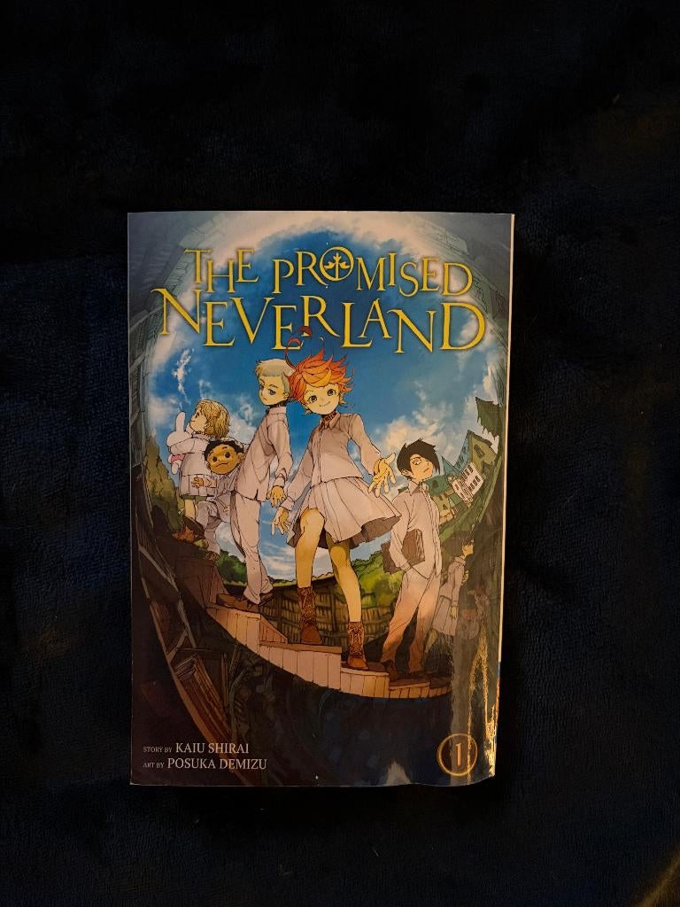 Anime manga (the promised neverland) ver. 1, Ophalen of Verzenden, Gelezen, Diverse, Plaatjesalbum