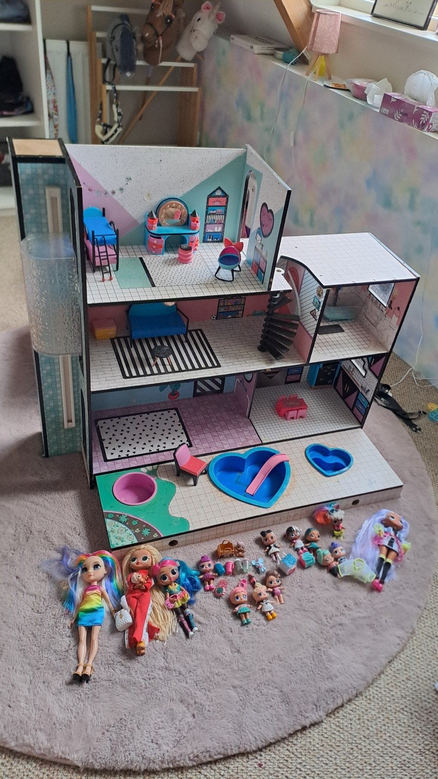 LOL Poppenhuis met Meubels, Poppen en Accessoires, Ophalen, Gebruikt, Poppenhuis