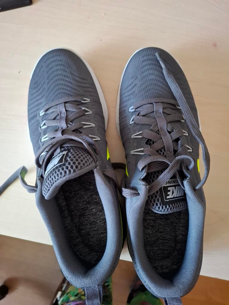 Nike dames sportschoenen maat 42, ik grijs/neon geel, Sportschoenen, Nike, Ophalen of Verzenden, Grijs