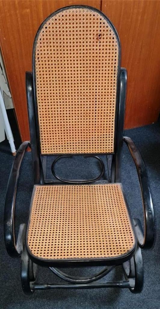 Thonet schommelstoel, Huis en Inrichting, Stoelen, Ophalen, Gebruikt, Bruin, Eén