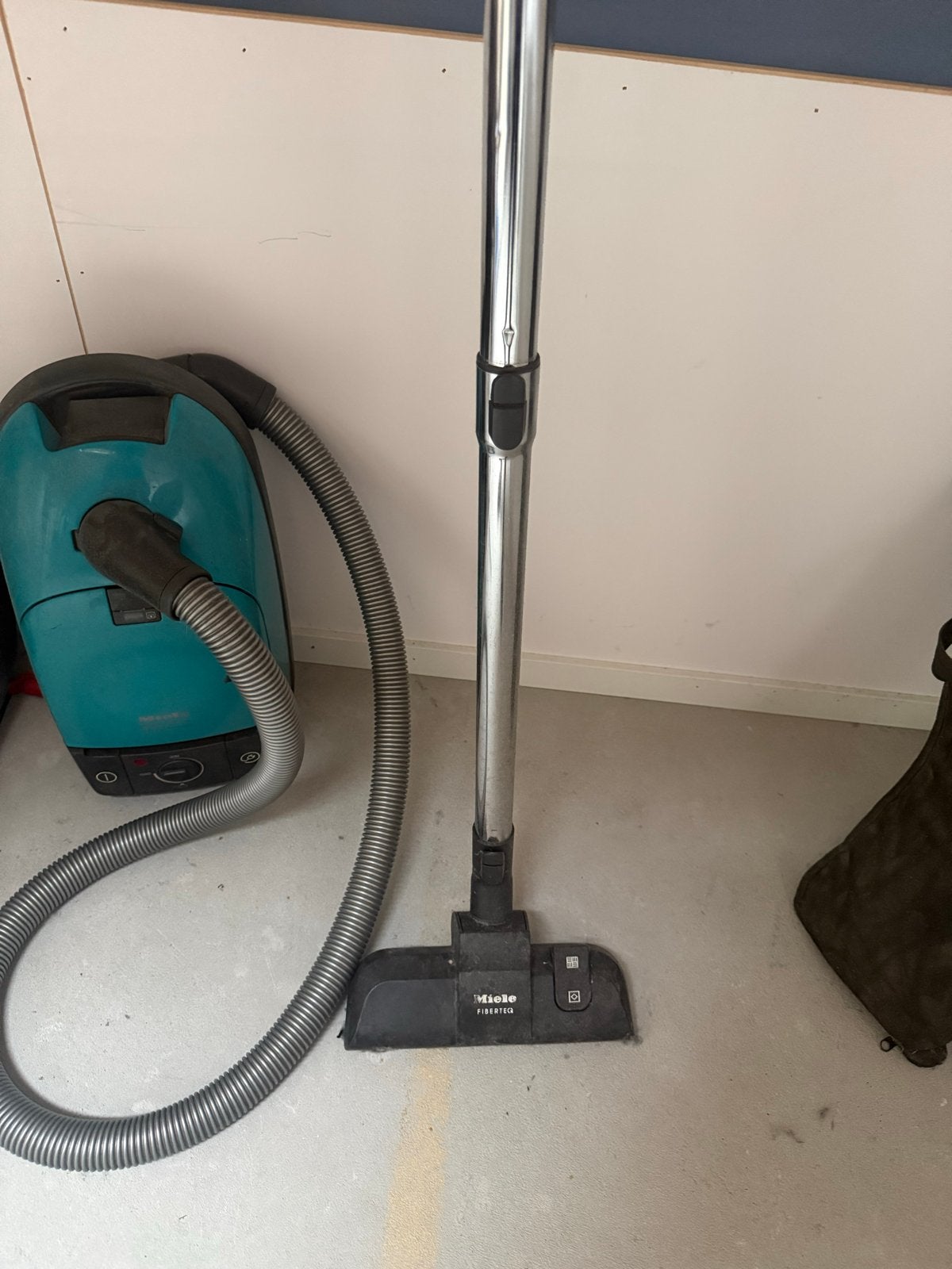 Miele Expert 1500 Air Clean Stofzuiger - Goede Staat, Witgoed en Apparatuur, Gebruikt, Miele, Sledestofzuiger, Regelbare zuigkracht