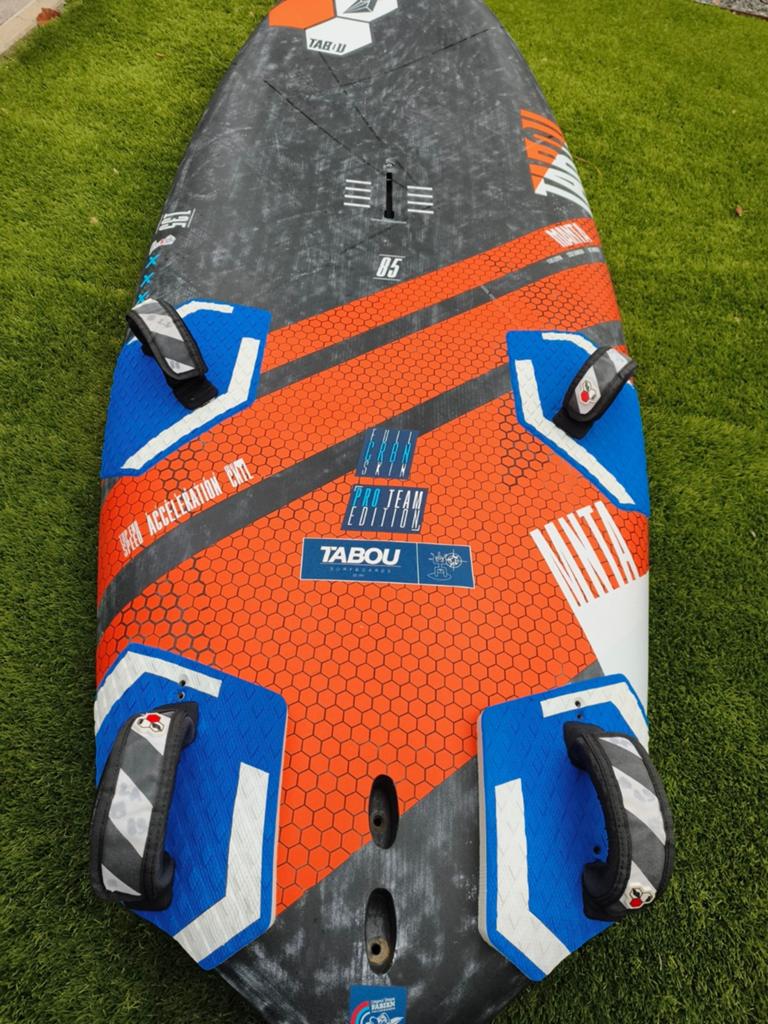 Tabou Manta 135 liter, Watersport en Boten, Windsurfen, Ophalen of Verzenden, Gebruikt, Plank