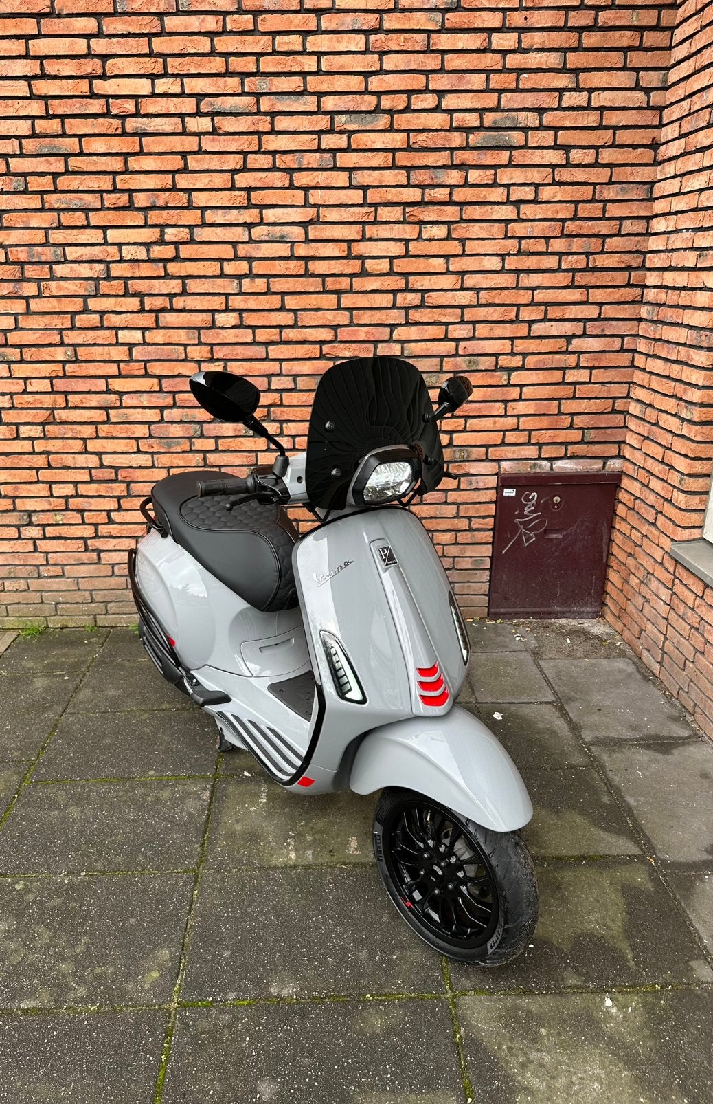 Custom vespa sprint e4 (brom) nardo grey full options, Fietsen en Brommers, Ophalen of Verzenden, Zo goed als nieuw, Benzine, Overige modellen