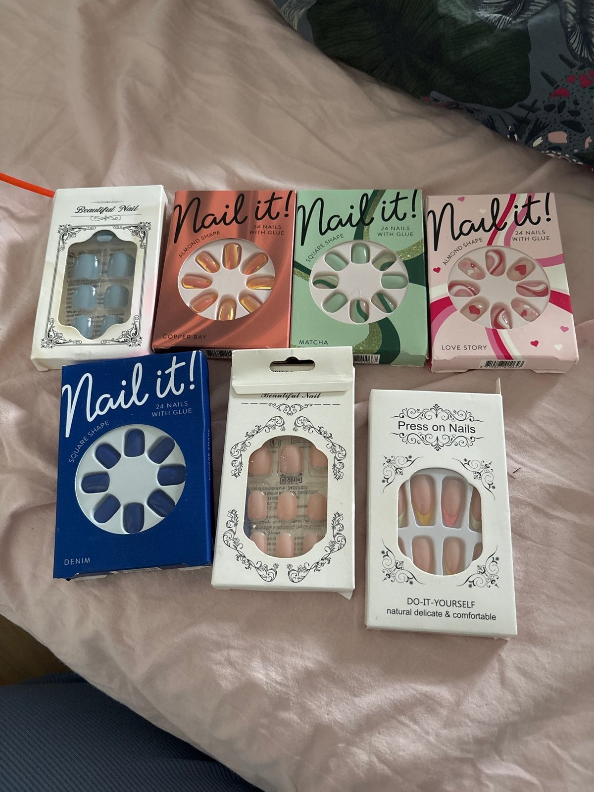 Diverse set van 7 pakjes nepnagels met lijm, Ophalen of Verzenden, Nieuw, Overige typen