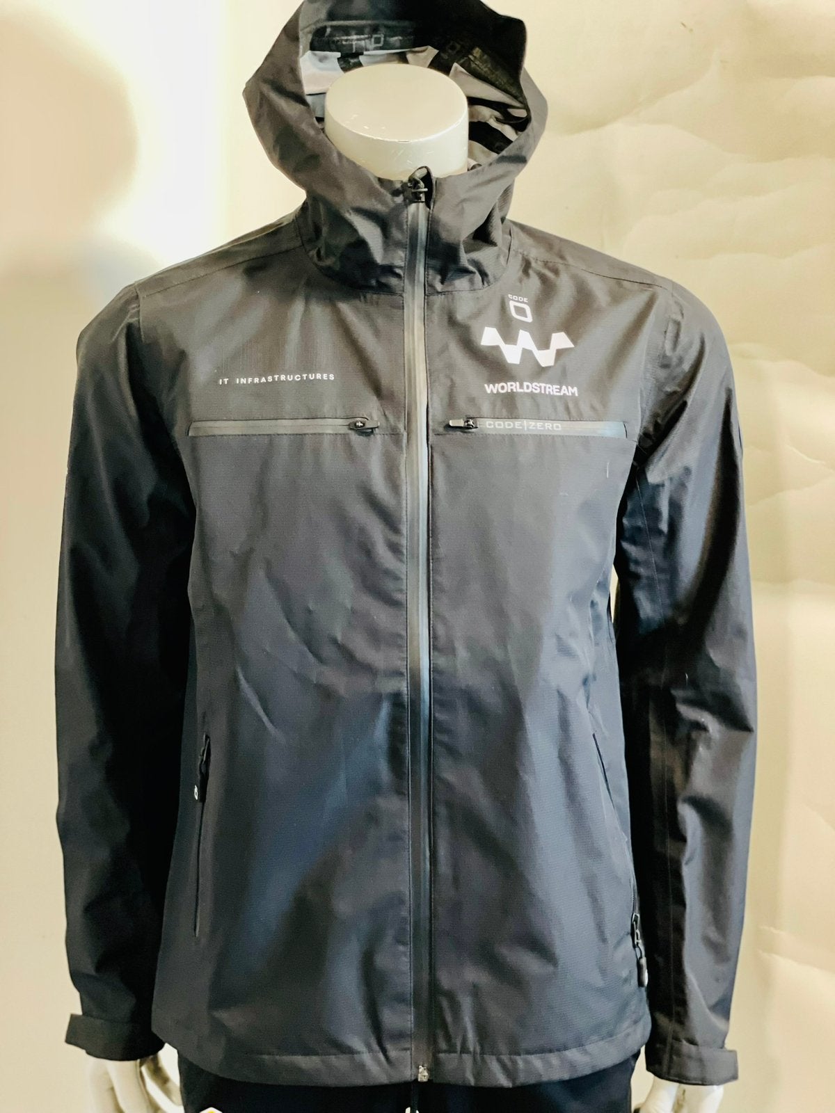 Sportkleding sportjas regenjas jas Worldstream maat M, Ophalen of Verzenden, Zo goed als nieuw, Maat 48/50 (M), Zwart
