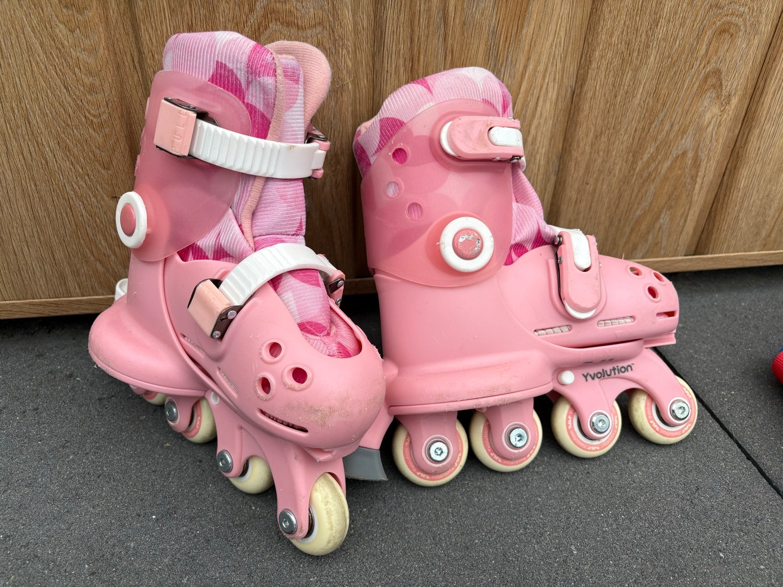 Roze Yvolution rolschaatsen - verstelbaar maat 23-28, Sport en Fitness, Schaatsen, Ophalen, Gebruikt, Overige typen, Overige merken