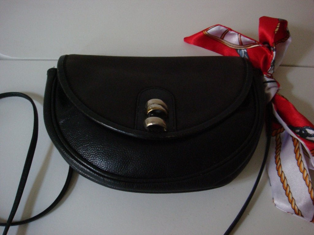 Tas vintage merk Louis Feraud, leer, Sieraden, Tassen en Uiterlijk, Tassen | Damestassen, Ophalen, Gebruikt, Zwart, Schoudertasje