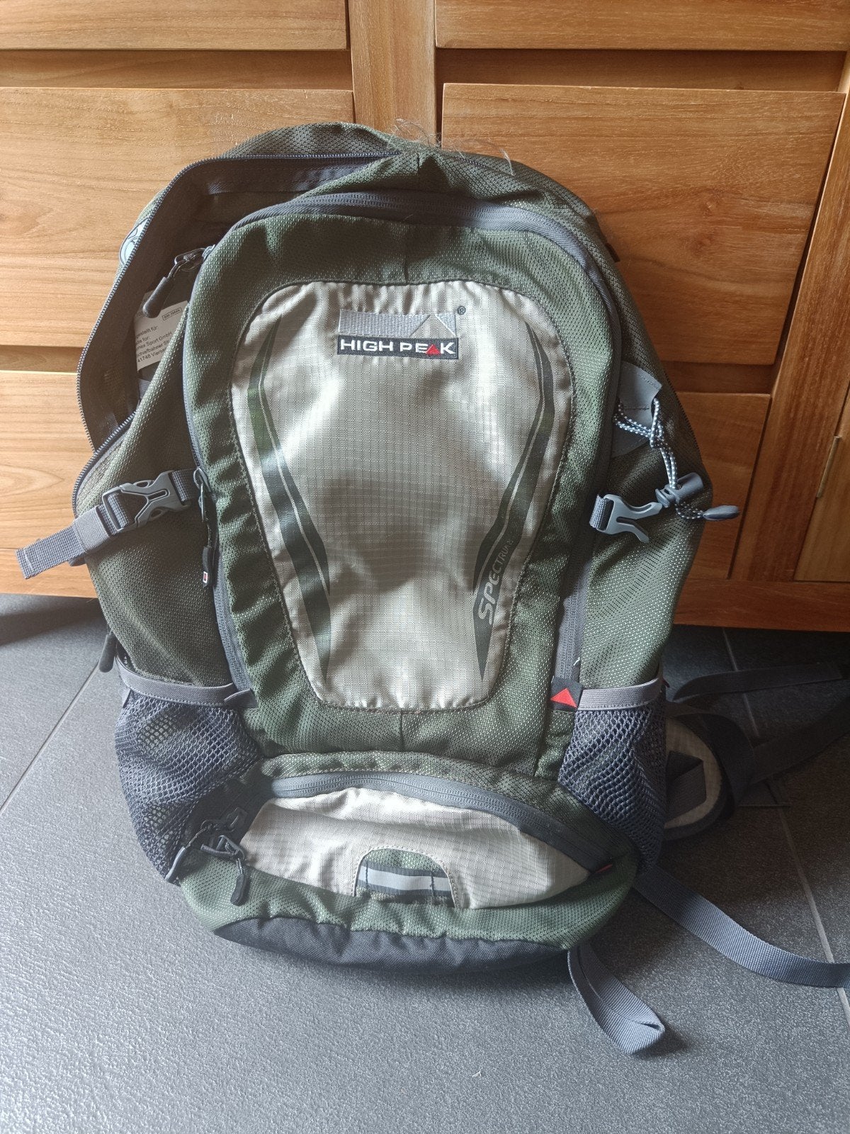 High Peak SPC 1800 rugzak 32 Ltr met regenhoes, Sieraden, Tassen en Uiterlijk, Tassen | Rugtassen, Ophalen of Verzenden, Zo goed als nieuw