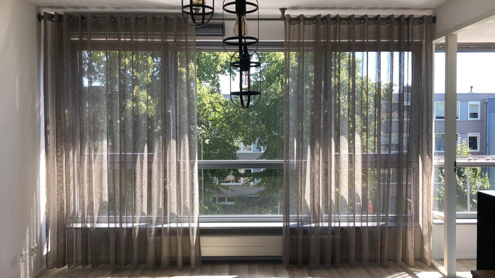 Vitrage - taupe met steigerbuisroede, Huis en Inrichting, Ophalen, Met ringen, Gebruikt, Metaal