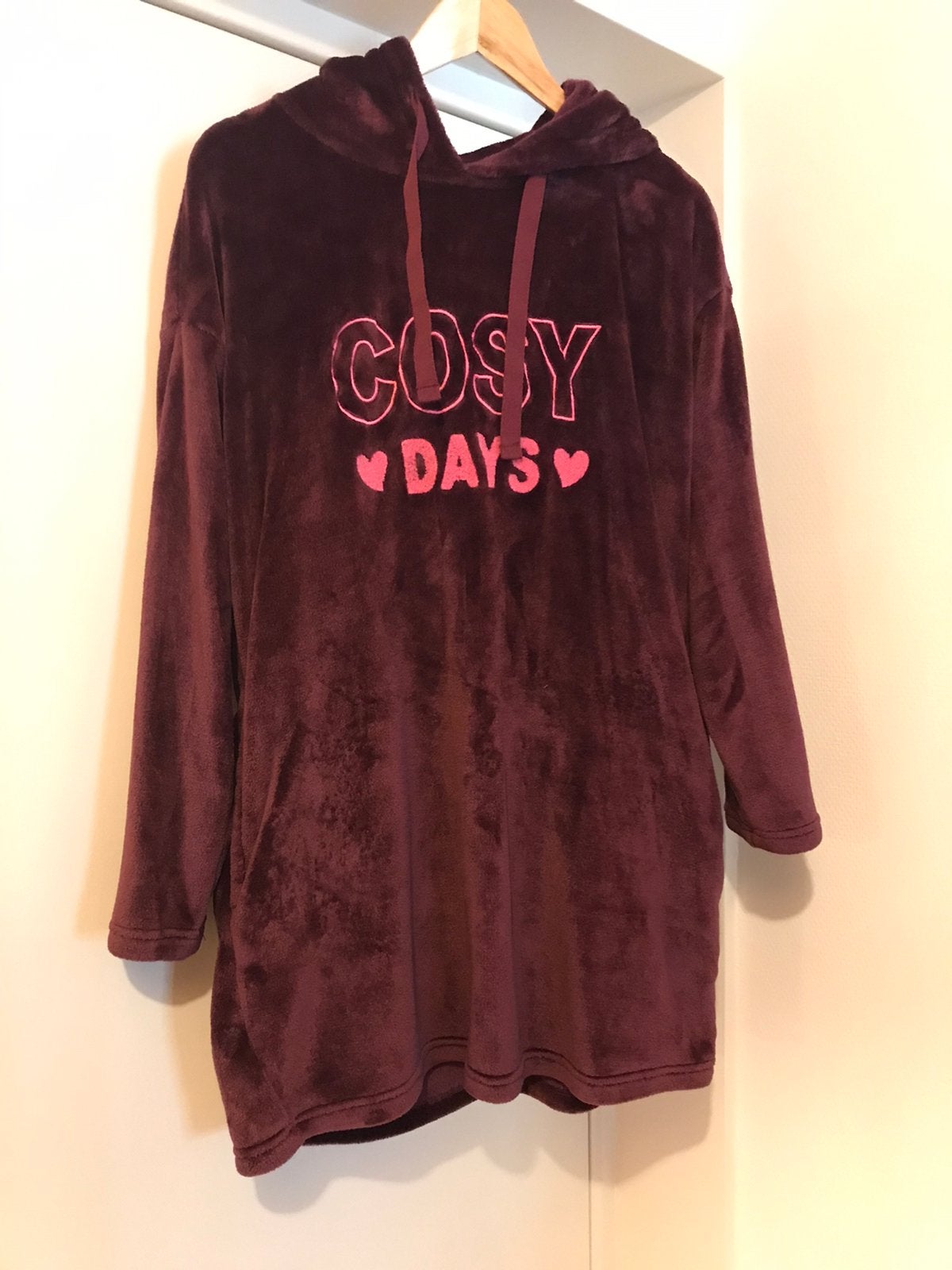 Super zacht fleece pyjama loungewear rood oto 63 L/XL, Kleding | Dames, Verzenden, Zo goed als nieuw, Rood, Overige typen
