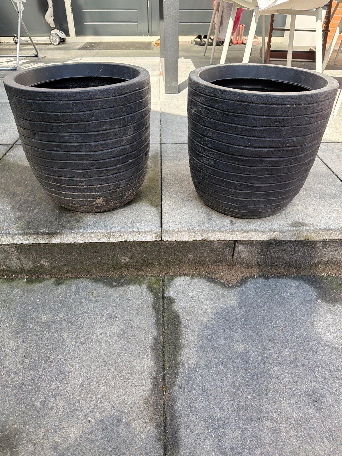 Set van 2 Grote Zwarte Bloempotten, Ophalen, Kunststof, Gebruikt, Balkon