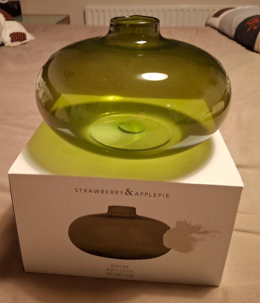 Groene vaas, Huis en Inrichting, Woonaccessoires | Vazen, Ophalen of Verzenden, Nieuw, Groen, Glas