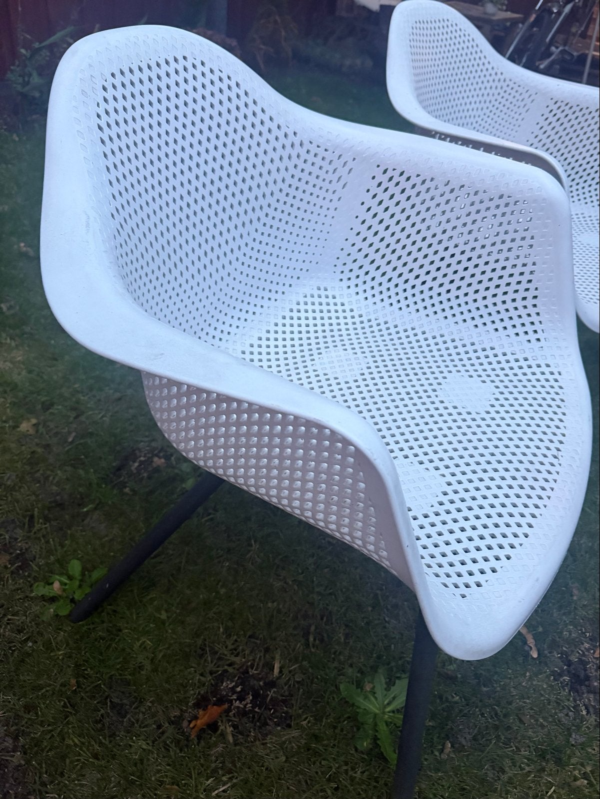 2 witte kunststof tuinstoelen, Ophalen of Verzenden, Gebruikt, Kunststof