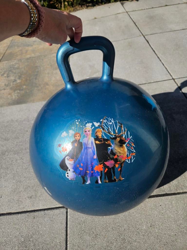 Frozen skippybal, Ophalen